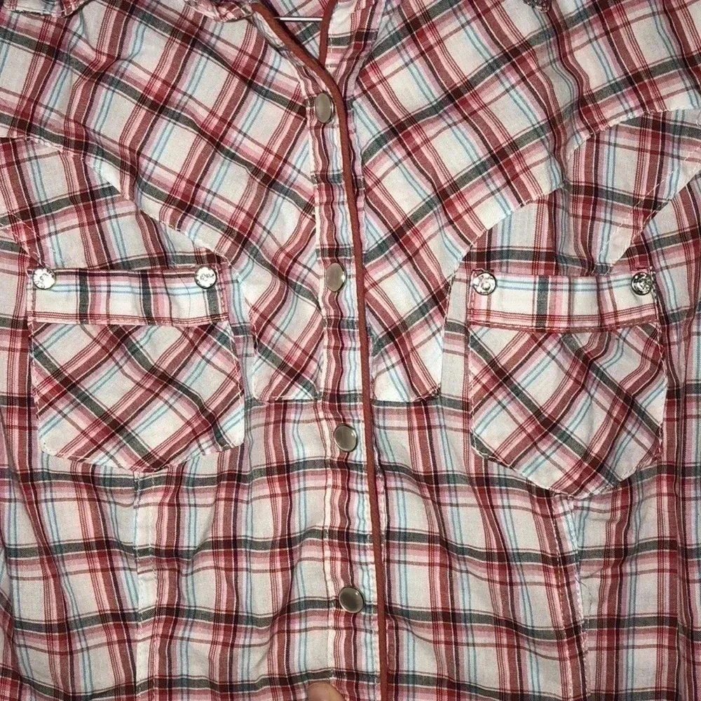 Button-up, plaid shirt - Picture 3 of 4